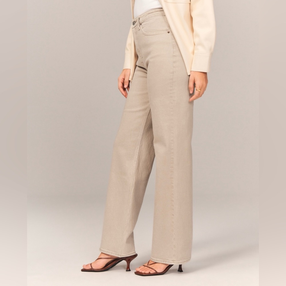 Abercrombie & Fitch Curve Love High Rise 90s Relaxed Jean - Picture 2 of 6